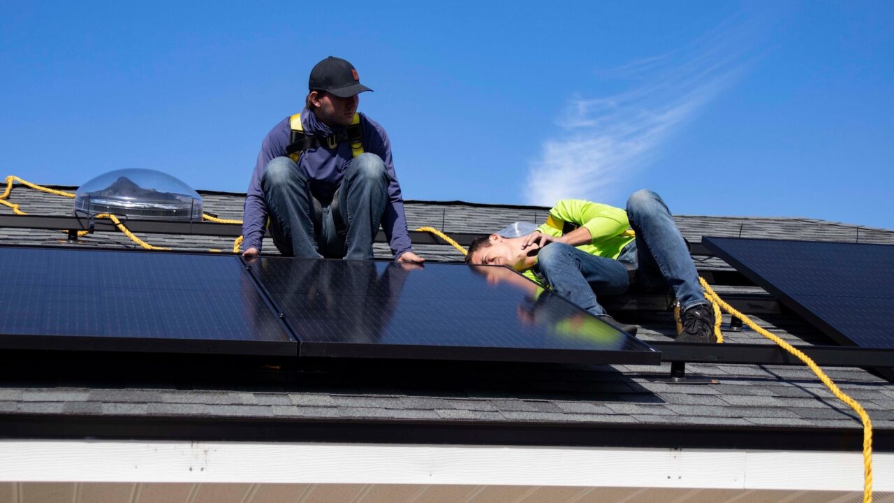 Ekspert selgitab: kas odav elekter muudab kodused päikesepaneelid ja akud mõttetuks investeeringuks? thumbnail